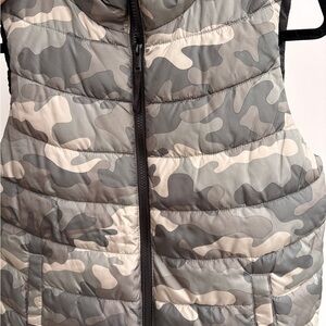 GAP ColdControl Small Jacket - Olive/White Label